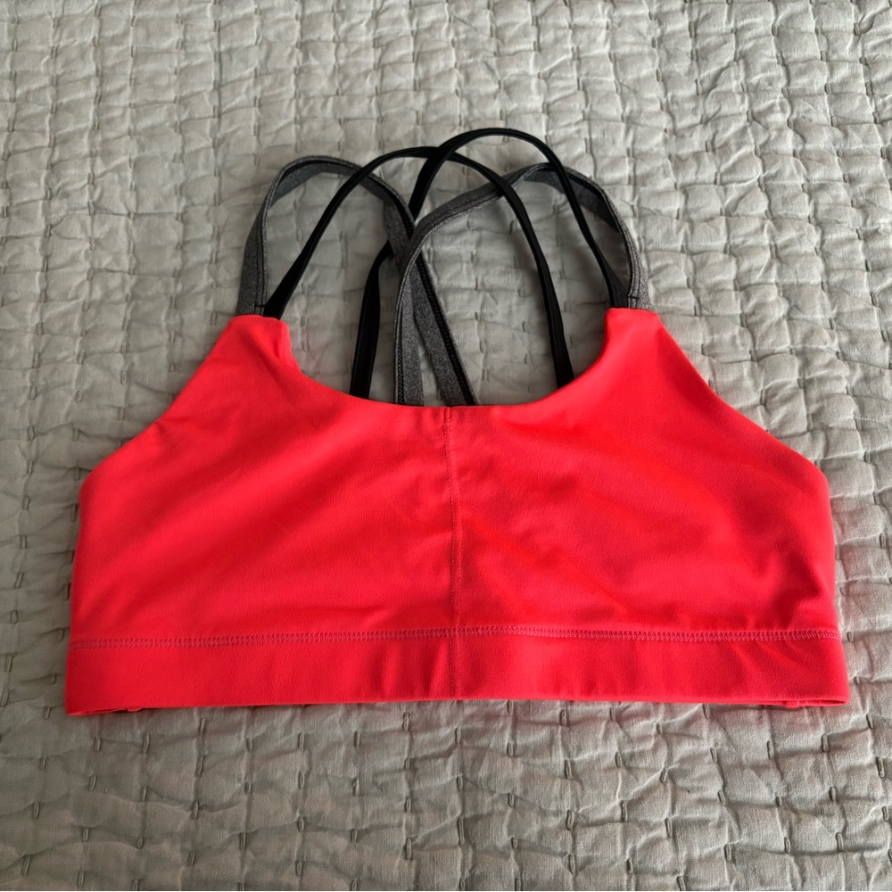 Women's Strappy Sports Bra